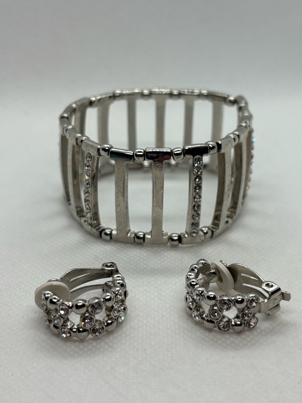 BRACELET AND EARRINGS SET (SILVER TONE)